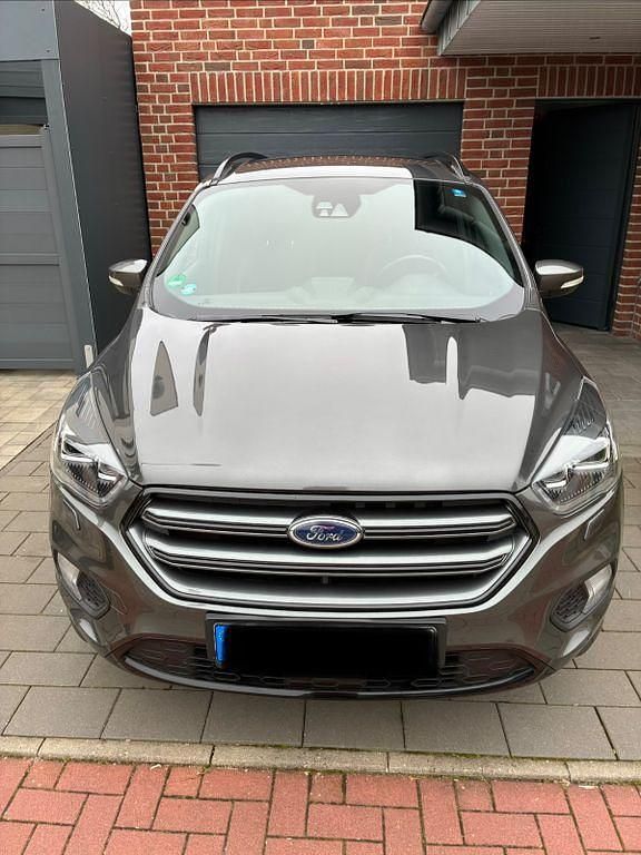 Gebraucht Ford Kuga ST-Line 179 PS (131 kW) 2018 Grau SUV