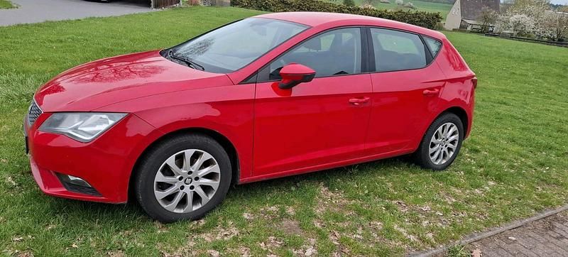 Second-hand Seat Leon 105 CP (77 kW) 2013 Roșu Hatchback
