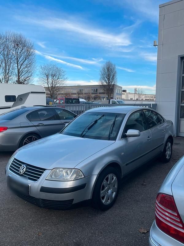 Gebraucht VW Passat 106 PS (77 kW) 2001 Silber Limousine