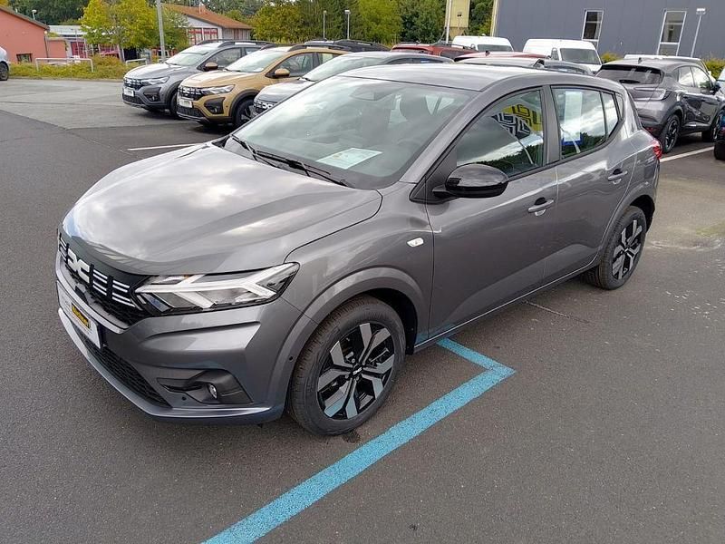 Grau Neu 2025 Dacia Sandero Journey Kleinwagen | 18.720 € (Fairer Preis) - Bild 1/4