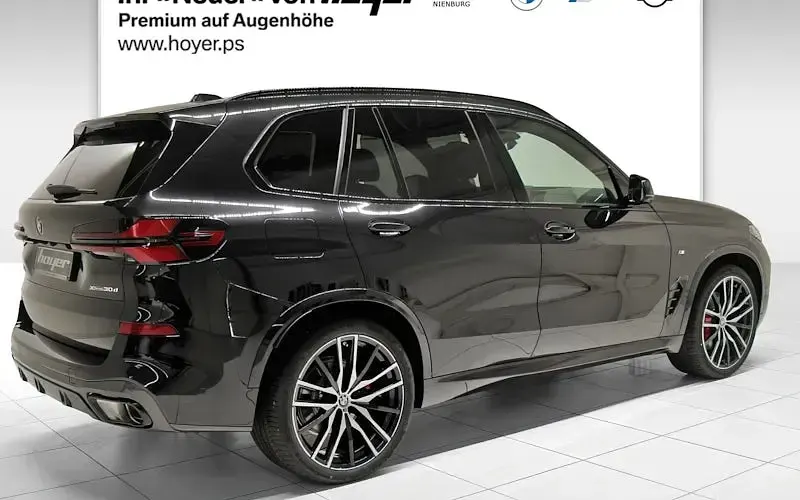 Neu BMW X5 Comfort Edition 298 PS (219 kW) 2025 Schwarz SUV