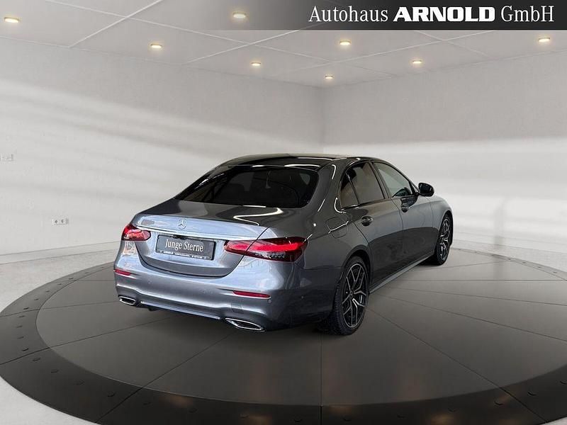 Gebraucht Mercedes E220 AMG line 194 PS (142 kW) 2020 Grau (selenitgrau) Limousine