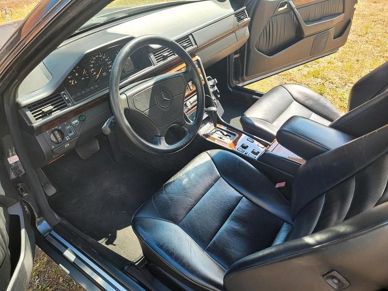 Brugt Mercedes E320 220 HK (161 kW) 1993 Sort Cabriolet