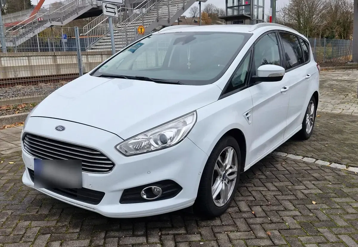 Second-hand Ford S-MAX S 150 CP (110 kW) 2015 Alb Monovolum