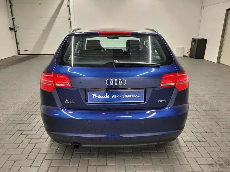 Gebraucht Audi A3 105 PS (77 kW) 2010 Blau Kleinwagen