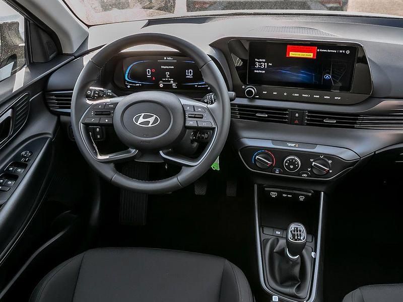 Neu Hyundai Bayon Select 101 PS (74 kW) 2025 Grün SUV