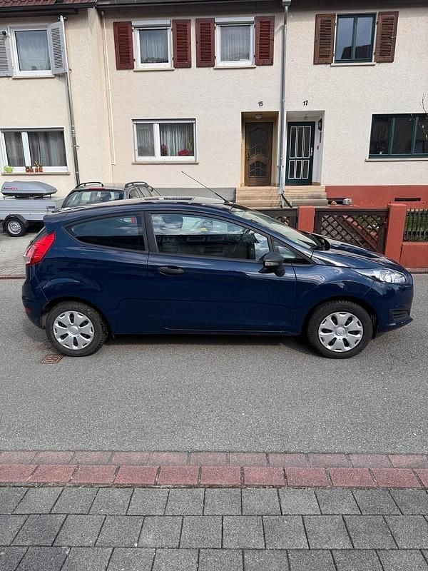 Gebraucht Ford Fiesta 82 PS (60 kW) 2013 Blau Kleinwagen
