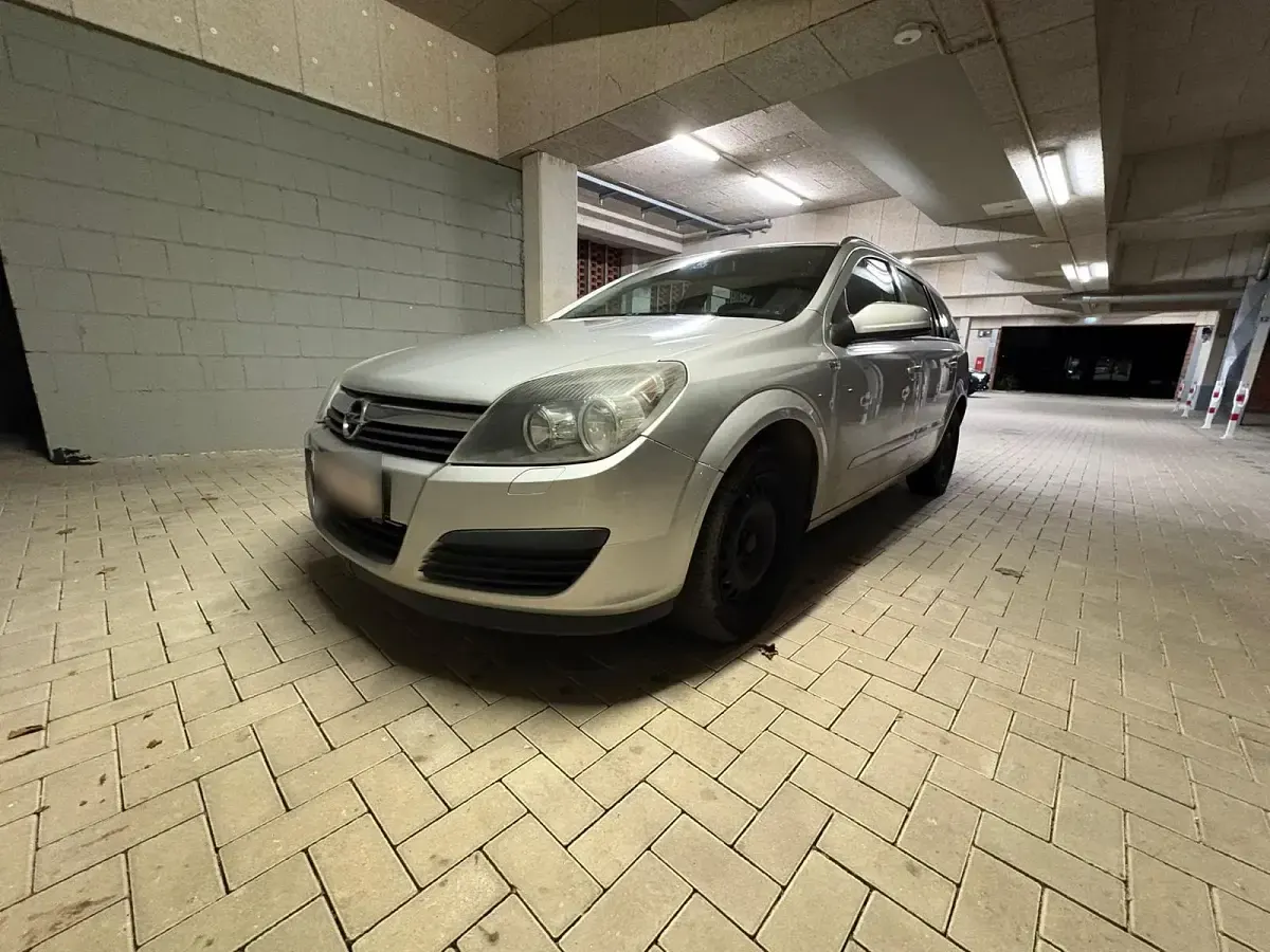 Begagnad Opel Astra 2006 Kombi