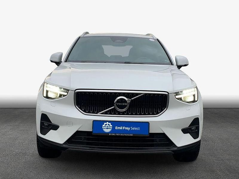 Gebraucht Volvo XC40 Core 163 PS (119 kW) 2024 Crystal weißperleffekt SUV