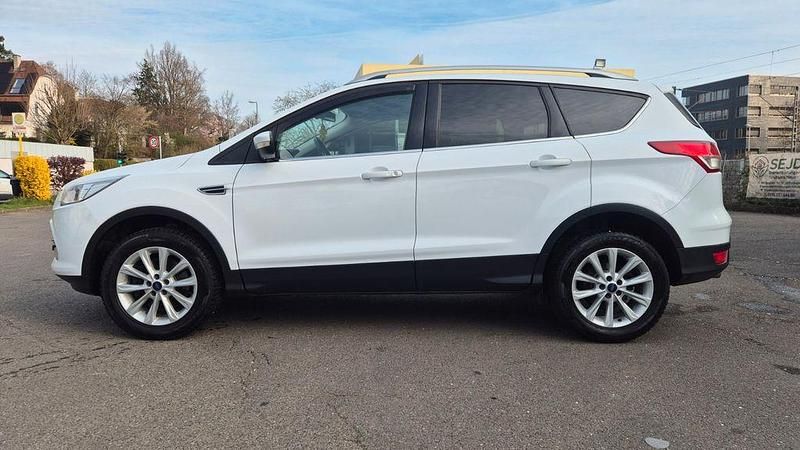 Gebraucht Ford Kuga Individual 150 PS (110 kW) 2015 Grau SUV
