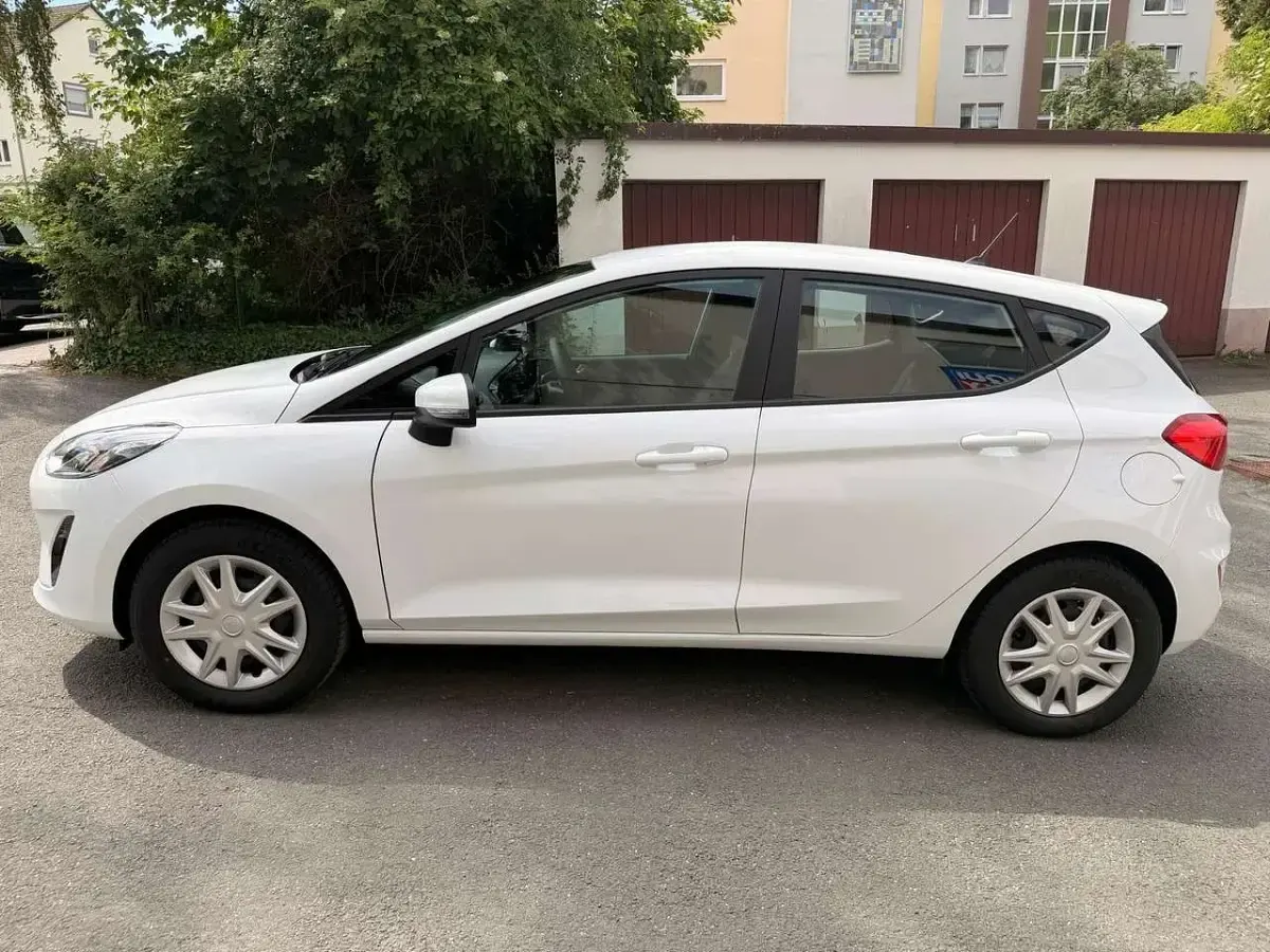 Gebraucht Ford Fiesta 101 PS (74 kW) 2019 Frostweiß Kleinwagen