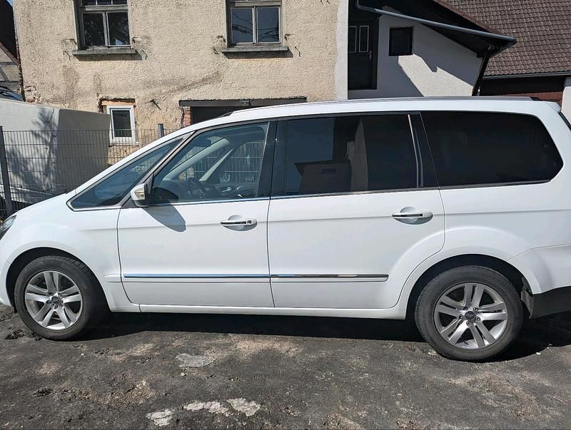 Weiß Gebraucht 2014 Ford Galaxy Van / Kleinbus | 12.500 € - Bild 1/4