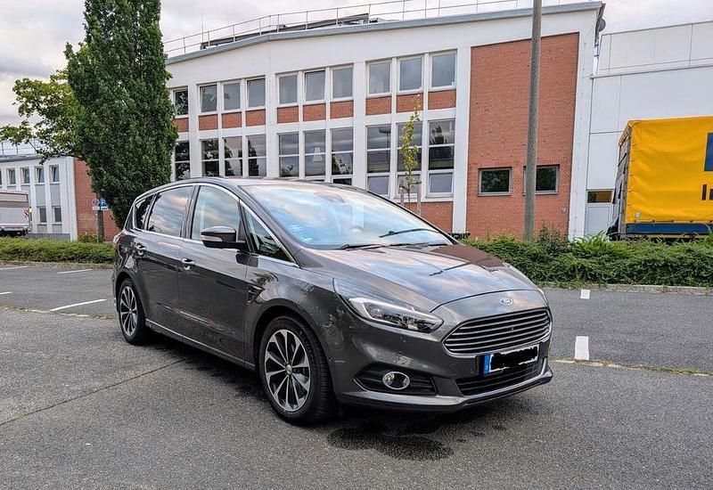 Gebraucht Ford S-MAX Titanium 180 PS (132 kW) 2016 Grau Van / Kleinbus