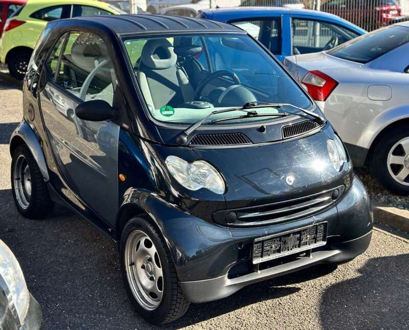 Schwarz Gebraucht 2004 Smart ForTwo Coupé Basis Coupé | 2.990 € (Fairer Preis) - Bild 1/4