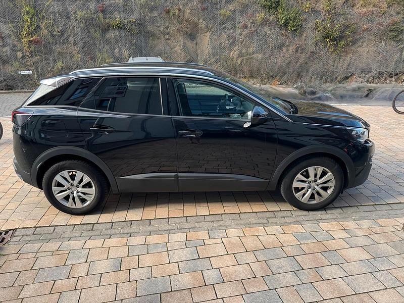 Schwarz Gebraucht 2017 Peugeot 3008 SUV | 11.000 € (Fairer Preis) - Bild 1/4