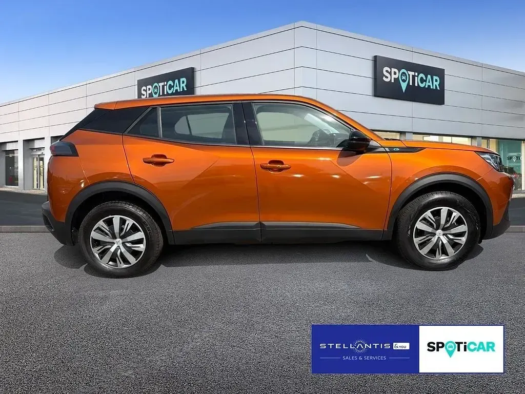 Gebraucht Peugeot e-2008 100 kW (136 PS) 2022 Orange SUV