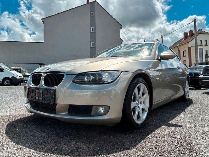 Braun Gebraucht 2008 BMW 330 Comfort Edition Coupé | 7.690 € (Superpreis) - Bild 1/4