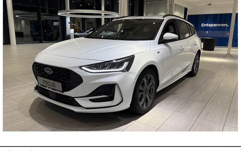 Weiß Gebraucht 2025 Ford Focus ST-Line Kombi | 25.990 € (Fairer Preis) - Bild 1/4