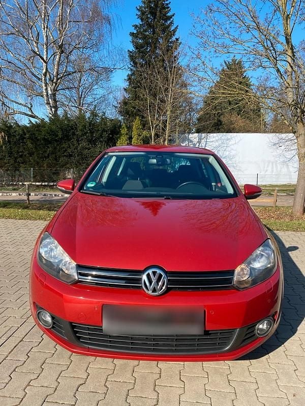 Gebraucht VW Golf VI 86 PS (63 kW) 2011 Rot Kleinwagen