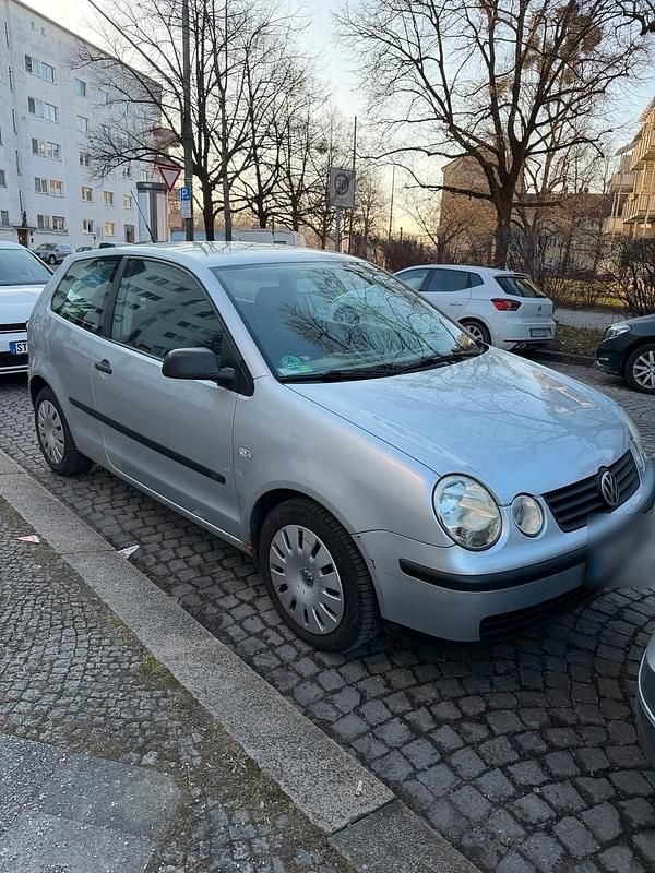 Gebraucht VW Polo 63 PS (46 kW) 2011 Grau Kleinwagen