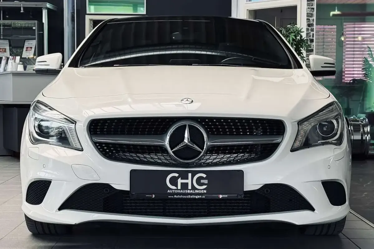 Gebraucht Mercedes CLA180 122 PS (89 kW) 2015 Calcitweiss  unilack Coupé