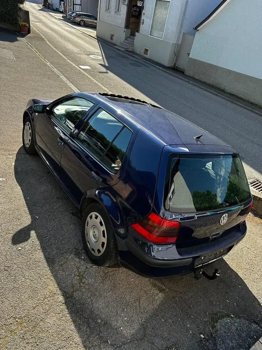 Gebraucht VW Golf IV Edition 105 PS (77 kW) 2001 Blau Kleinwagen