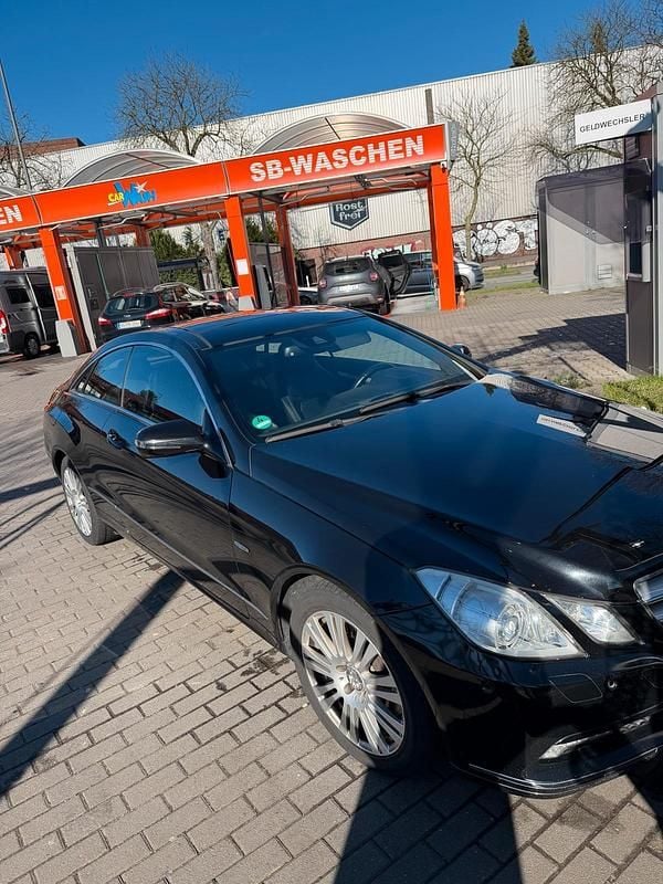 Gebraucht Mercedes E350 292 PS (214 kW) 2009 Schwarz Coupé