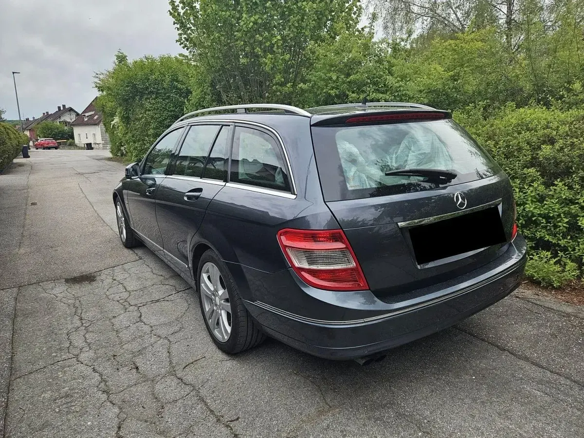 Gebraucht Mercedes C180 Elegance 156 PS (114 kW) 2010 Grau Kombi