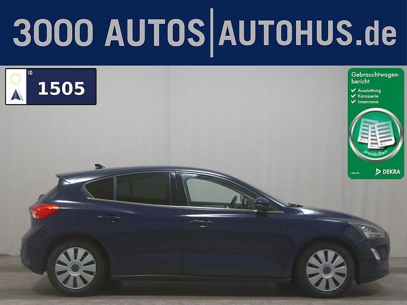 Blau Gebraucht 2020 Ford Focus Cool & Connect Limousine | 12.479 € (Fairer Preis) - Bild 1/4