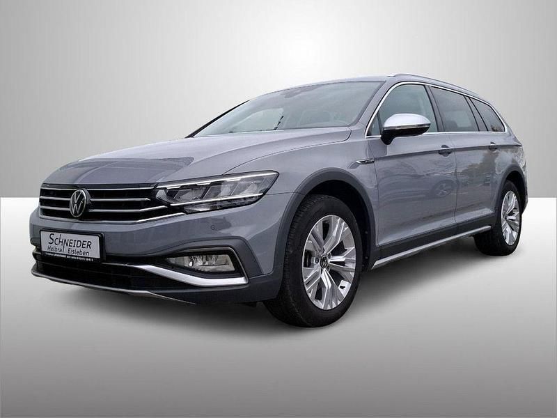 Gebraucht VW Passat Alltrack 200 PS (147 kW) 2022 Mondsteingrau 3.mi Kombi