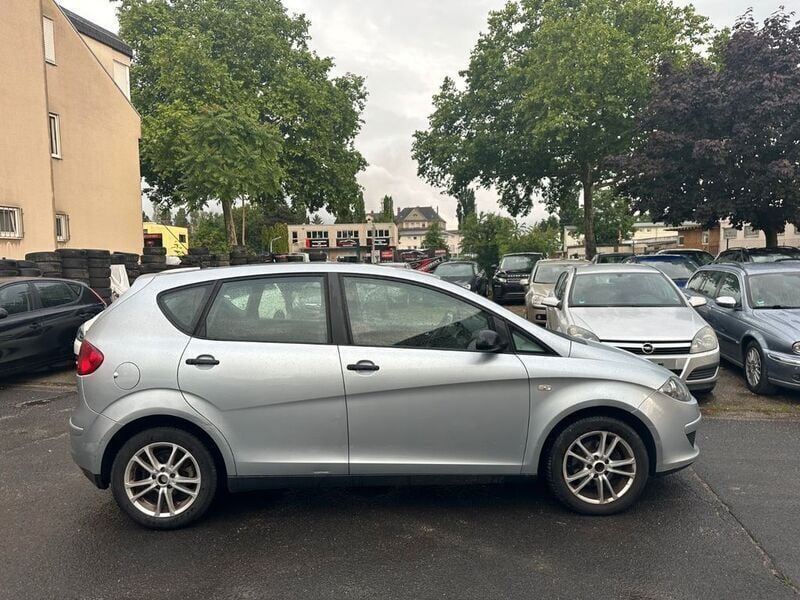 Grau Gebraucht 2005 Seat Altea Reference Van / Kleinbus | 1.750 € (Fairer Preis) - Bild 1/4
