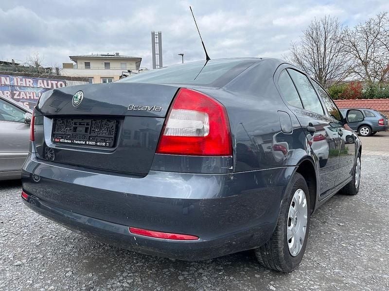 Gebraucht Skoda Octavia 80 PS (58 kW) 2009 Grau Limousine