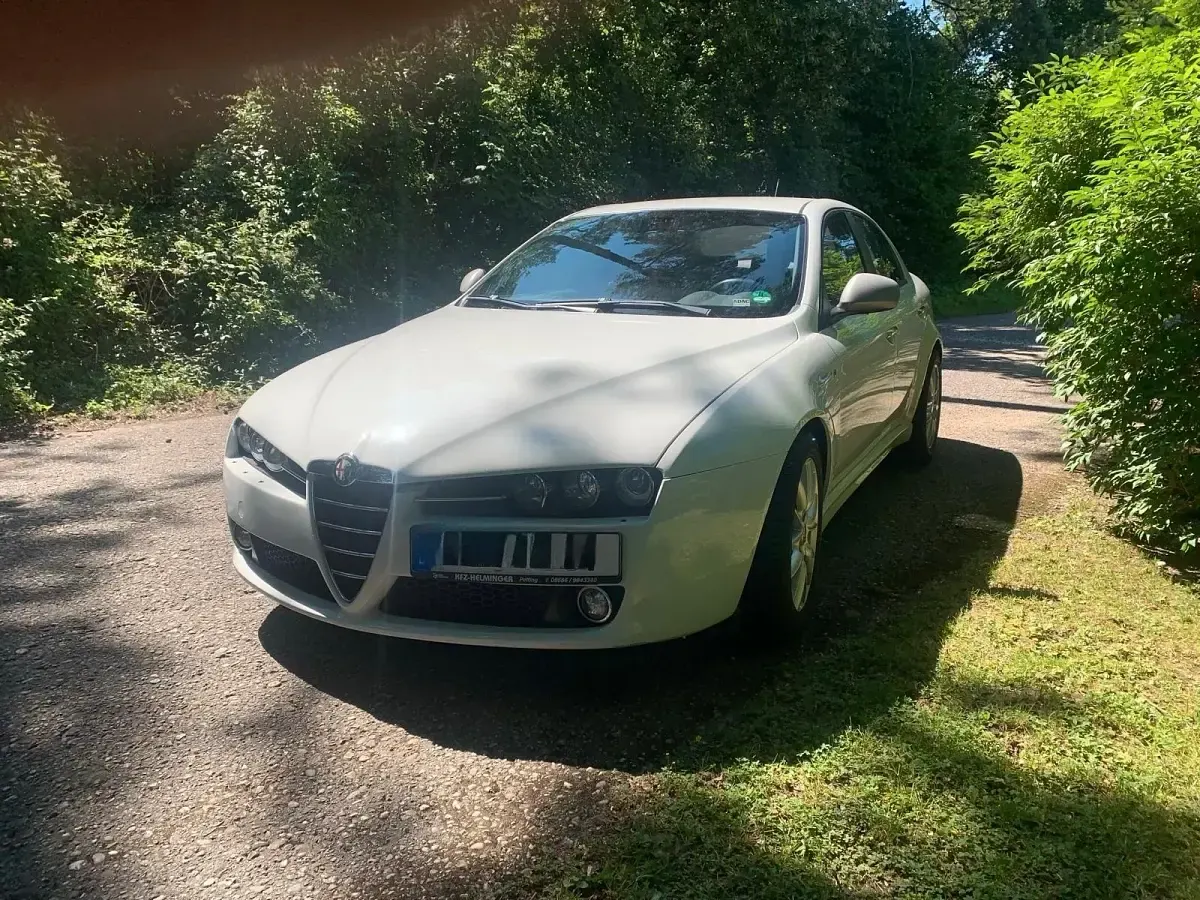 Gebraucht Alfa Romeo 159 Ti 136 PS (100 kW) 2011 Weiß Limousine