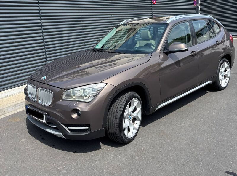 Braun Gebraucht 2013 BMW X1 xLine SUV | 13.900 € (Etwas zu teuer) - Bild 1/4
