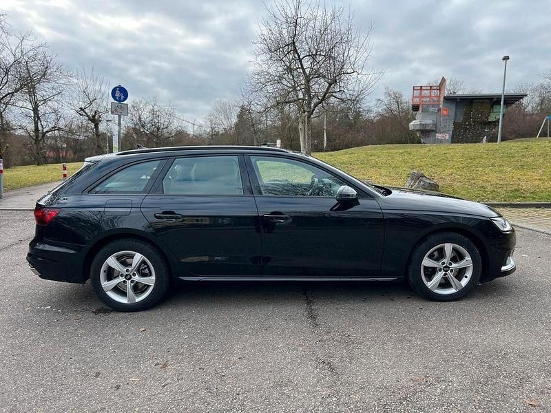 Gebraucht Audi A4 Sport 136 PS (100 kW) 2020 Schwarz Kombi
