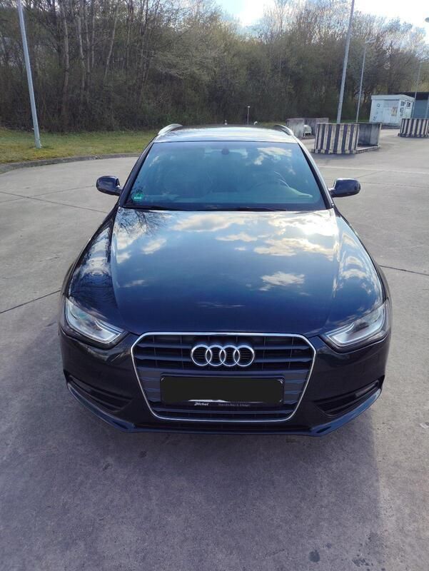 Blau Gebraucht 2015 Audi A4 S-Line Kombi | 11.000 € (Guter Preis) - Bild 1/4
