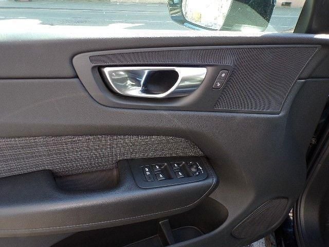 Gebraucht Volvo XC60 Core 197 PS (144 kW) 2023 Schwarz SUV