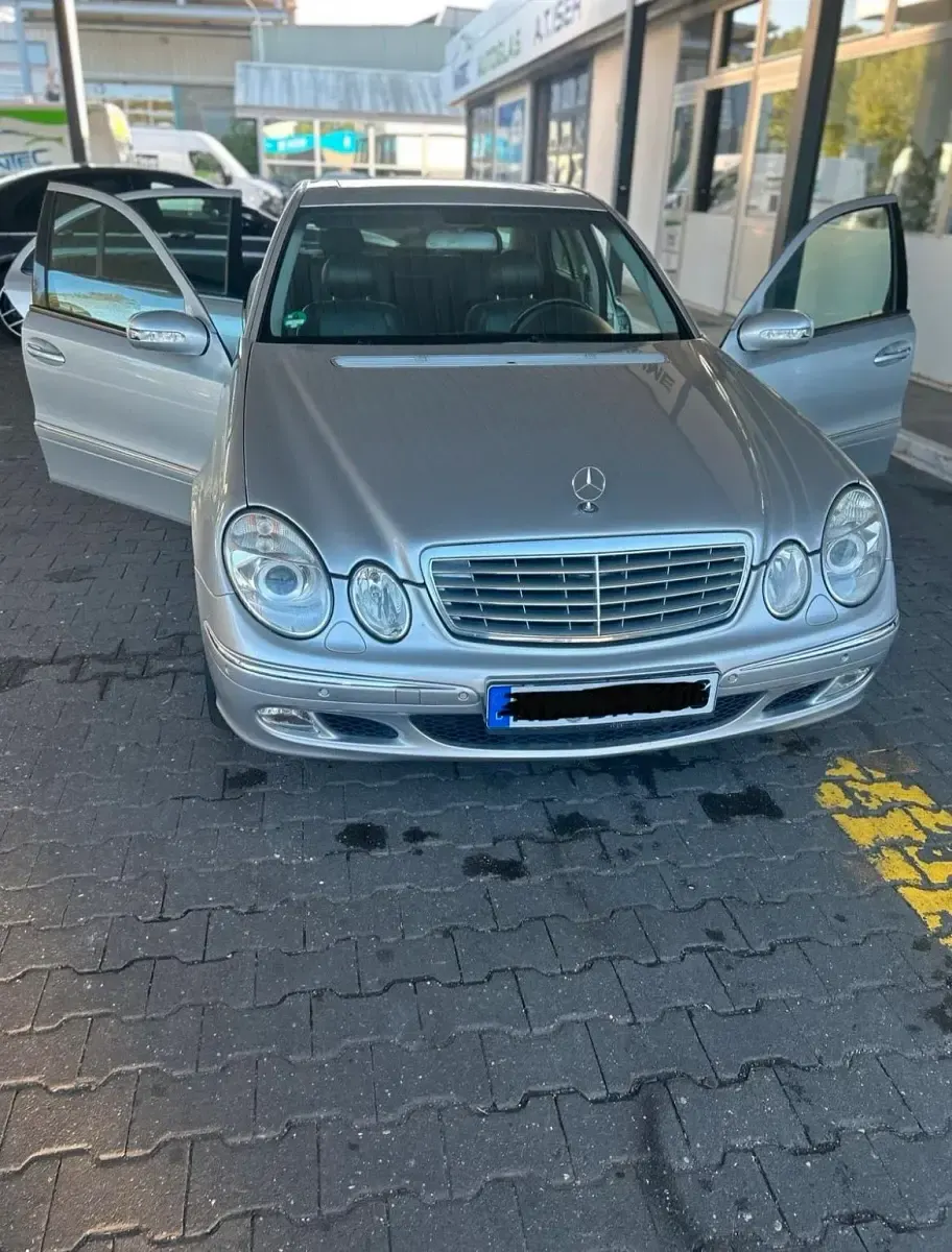 Brugt Mercedes E320 224 HK (164 kW) 2003 Sølv Sedan