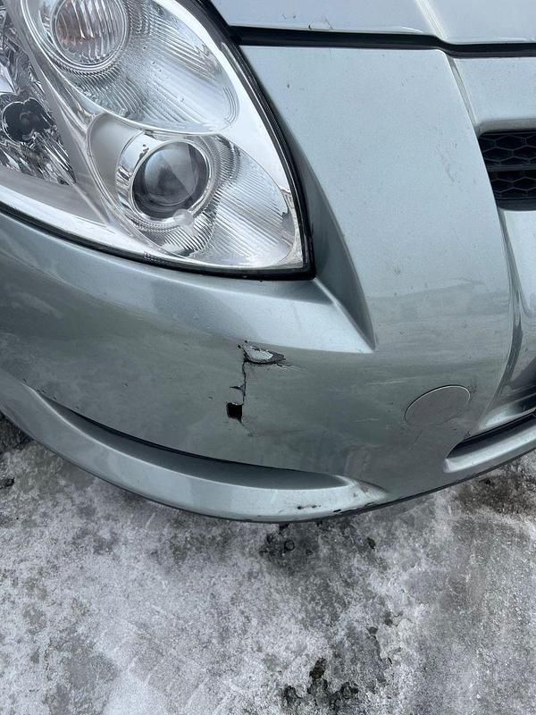 Gebraucht Toyota Auris Team 124 PS (91 kW) 2008 Silber Limousine