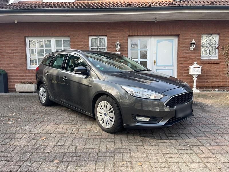 Gebraucht Ford Focus 125 PS (91 kW) 2016 Grau Kombi