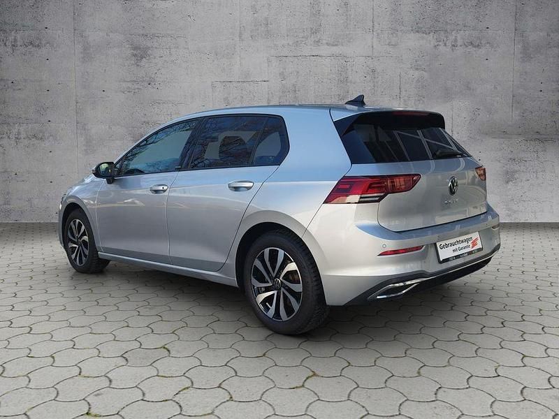 Gebraucht VW Golf VIII Active 150 PS (110 kW) 2023 Silber Limousine