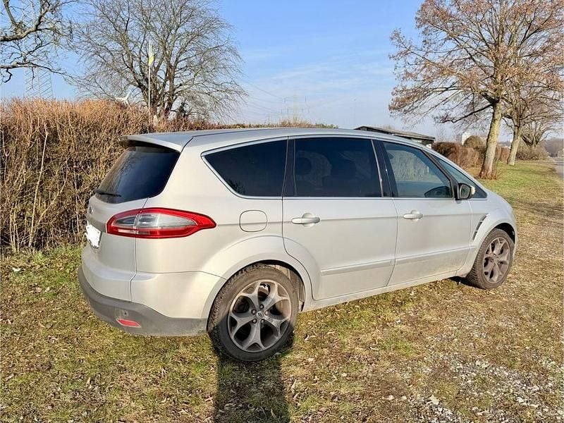Gebraucht Ford S-MAX Titanium 160 PS (117 kW) 2012 Silber Van / Kleinbus