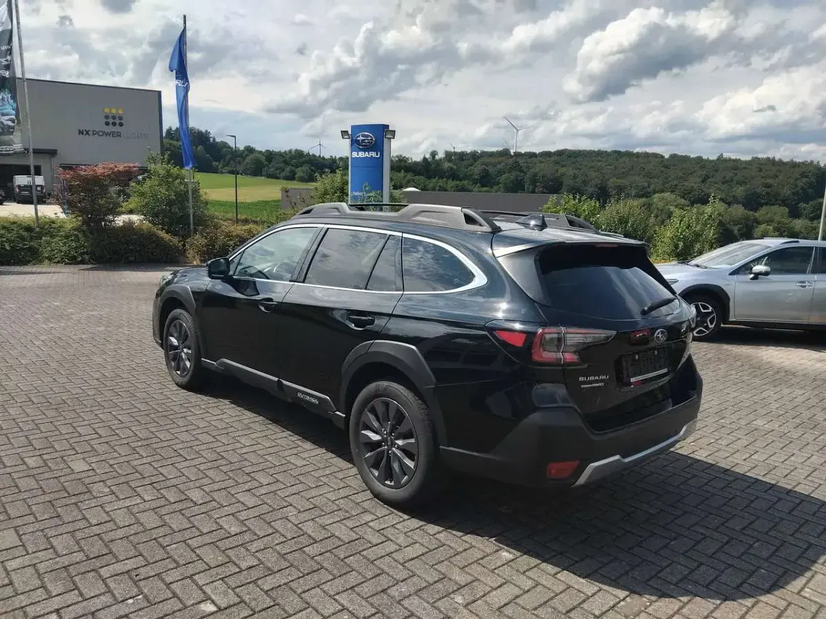 Gebraucht Subaru Outback Active 169 PS (124 kW) 2024 Crystal black silica Kombi
