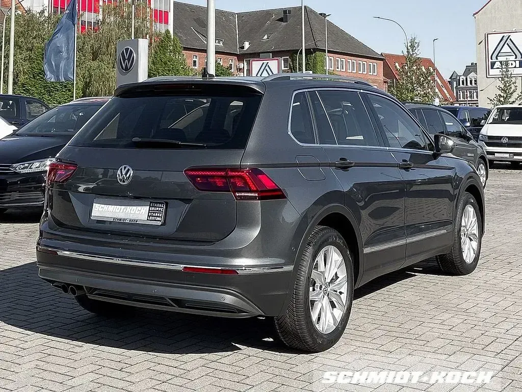 Gebraucht VW Tiguan Highline 150 PS (110 kW) 2020 Grau SUV