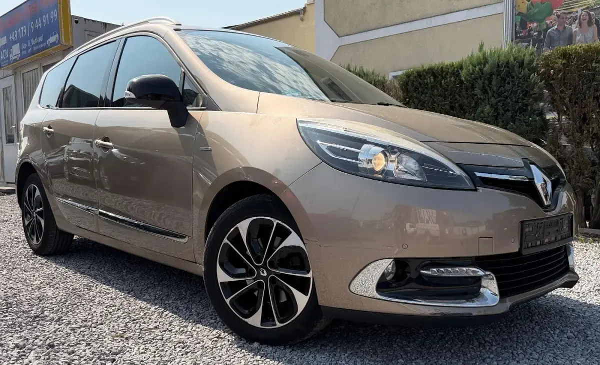 Gebraucht Renault Grand Scénic IV Bose Edition 131 PS (96 kW) 2016 Gold Van / Kleinbus