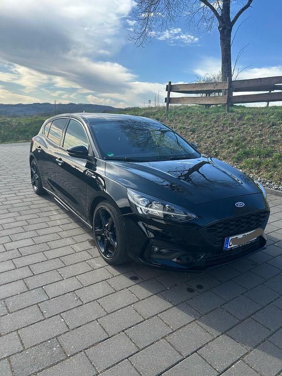 Schwarz Gebraucht 2019 Ford Focus ST-Line Limousine | 13.700 € (Guter Preis) - Bild 1/4