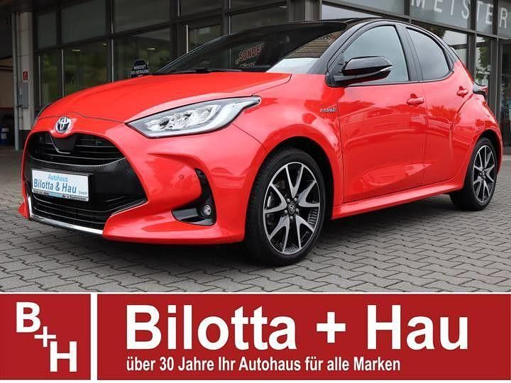 Rot Gebraucht 2021 Toyota Yaris Hybrid Edition Limousine | 18.400 € (Fairer Preis) - Bild 1/4