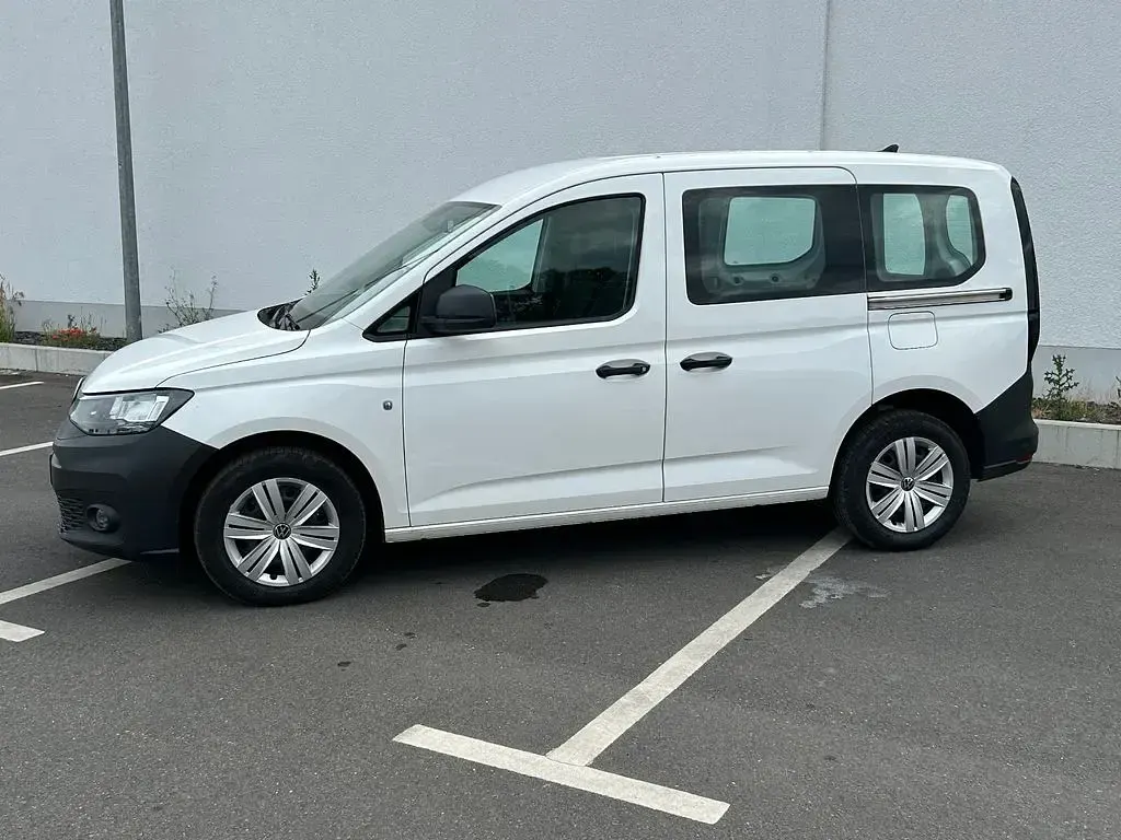 Gebraucht VW Caddy Basis 122 PS (89 kW) 2023 Weiß Van / Kleinbus