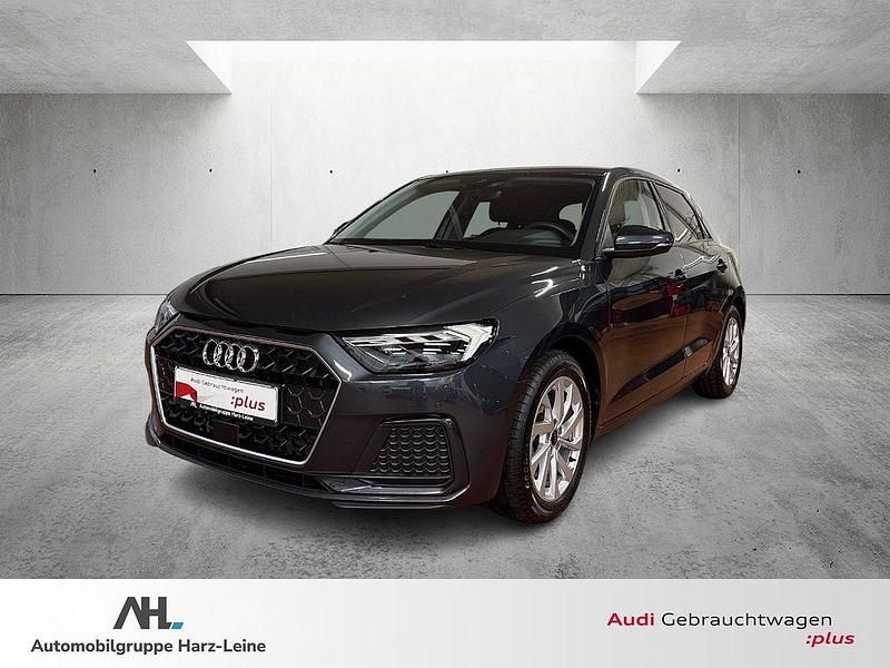 Grau Gebraucht 2024 Audi A1 Sportback Advanced Kleinwagen | 23.760 € (Fairer Preis) - Bild 1/4