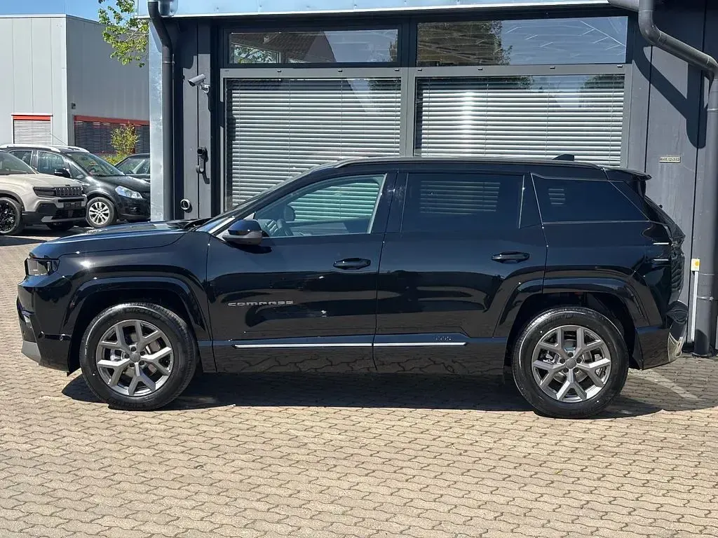 Nouvelle Jeep Compass 145 ch (106 kW) 2026 Noir SUV